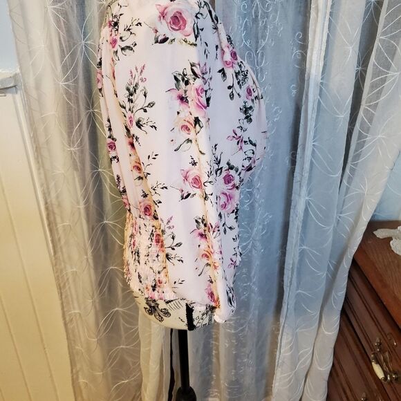 NWOT No Boundaries pink floral blouse sz large - Picture 2 of 6